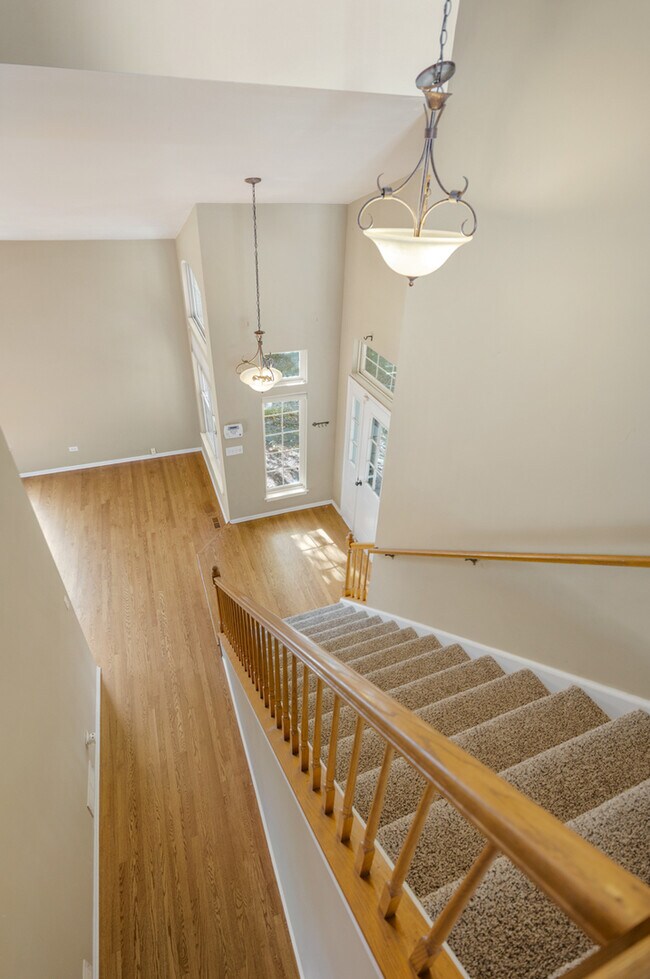 Photo - 206 Sparrow Ln