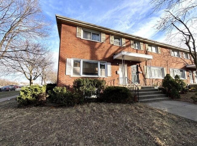 Building Photo - 929 W North Ave Unit A Rental