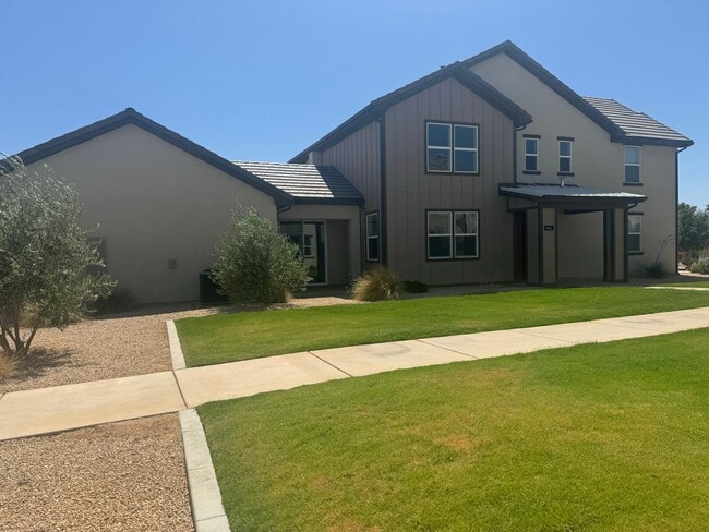 Photo - 662 Rosa Ln