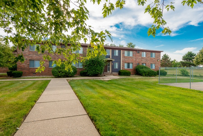 Golf Manor Apartments