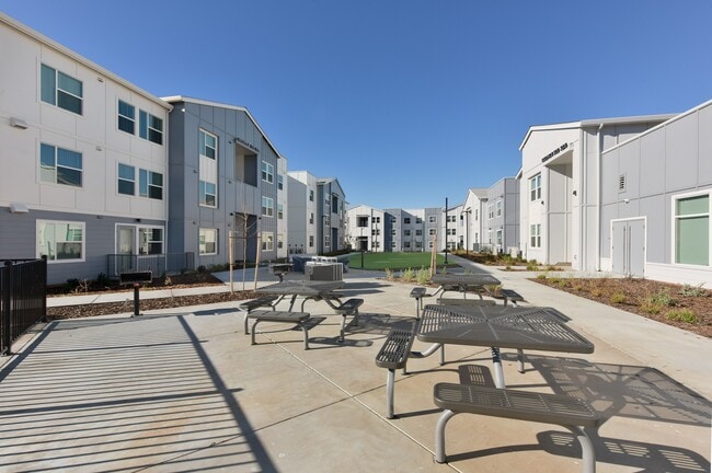 Lincoln Village Apartments