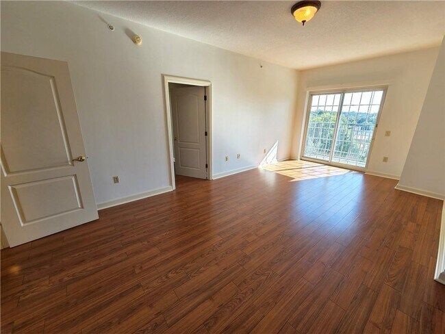 Photo - 195 14th St NE Unidad 708