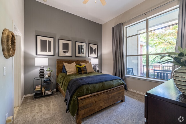 1BR, 1BA - 822SF - Bedroom