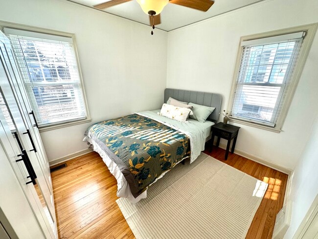 Photo - 2938 Hayes St NE