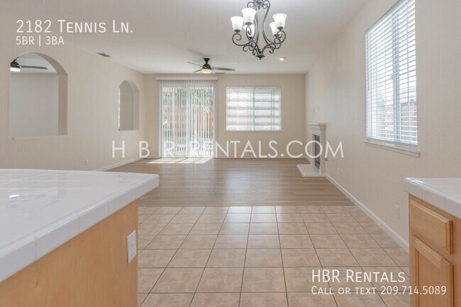 2182 Tennis Ln