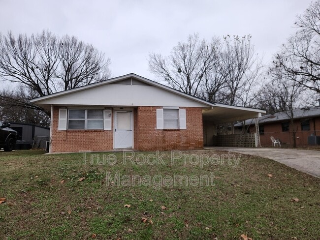 Building Photo - 805 Williams St