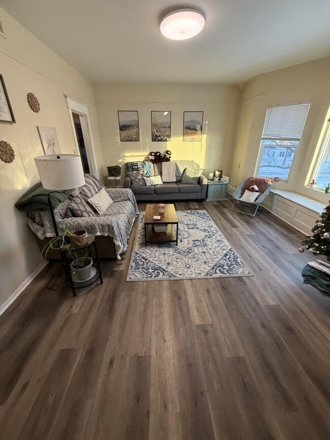 Building Photo - 903 Beltrami Ave NW