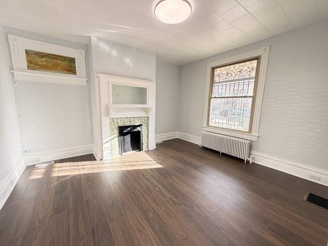 Building Photo - 122 Maple Ter Unit 1