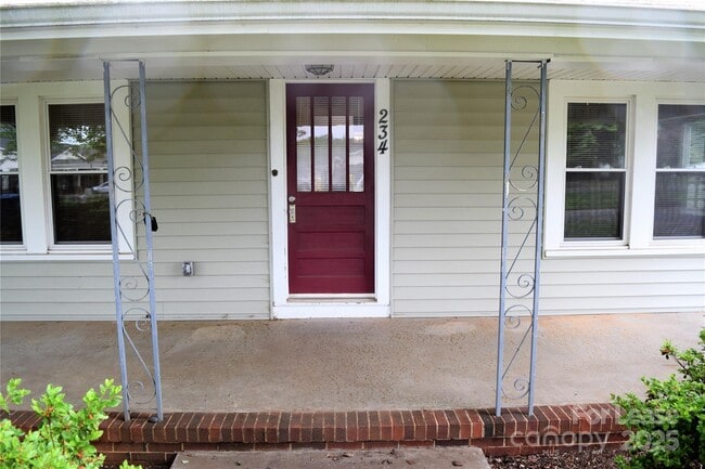 Photo - 234 N Eastway Dr