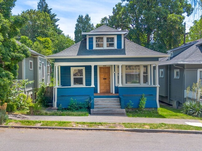 Photo - Spacious 3 bedroom, 1 Bath House in Inner SE Portland - Everything Right at Your Doorstep!