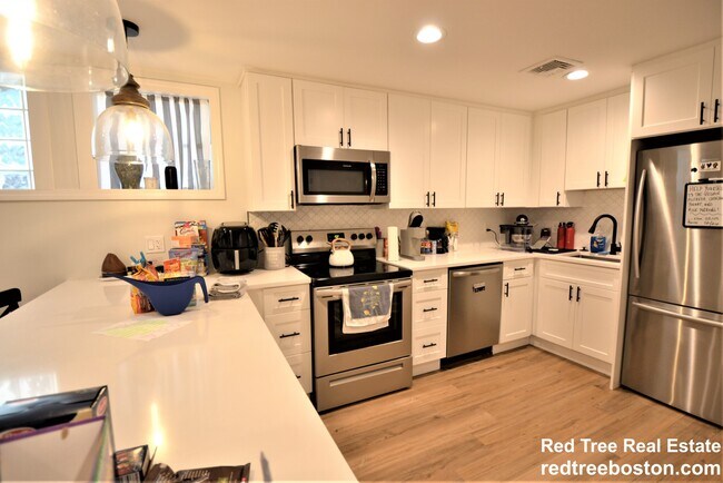 Photo - 179 Putnam St