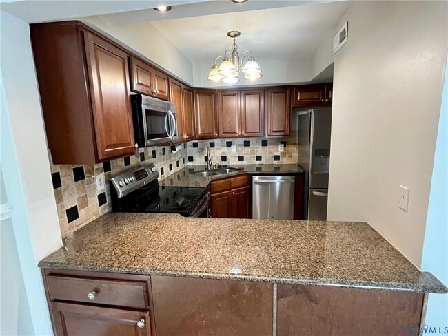 Photo - 18 Skipwith Green Cir