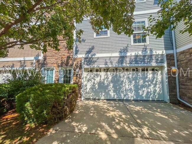 Great Location!! 2 bedroom Townhome in Waukee - Great Location!! 2 bedroom Townhome in Waukee
