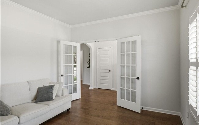 Photo - 218 Jubilee Cir SE