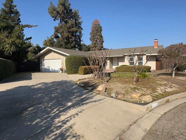Building Photo - NW Visalia Home Near Country Club coming soon!