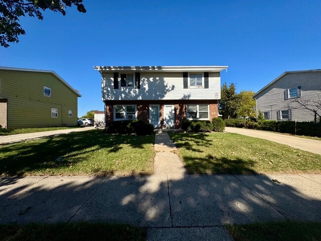 Building Photo - 10412 W Kiehnau Ave