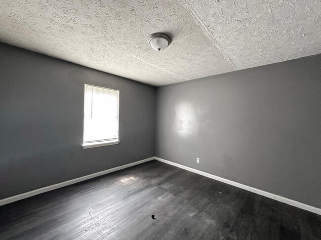 Building Photo - Chamber St Unit 104B
