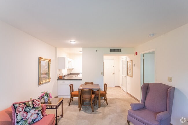 1BR, 1BA - 600 SF - Sycamores Terrace