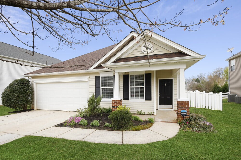 Photo - 4023 Linville Falls Ln