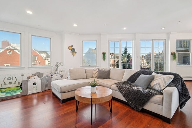 Building Photo - 205 Shearwater Ct W Unit 22