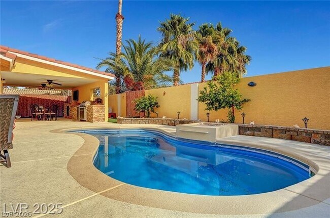 Photo - 2410 Doherty Way