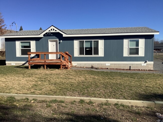 New 3 bedroom, 2 bath home - New 3 bedroom, 2 bath home