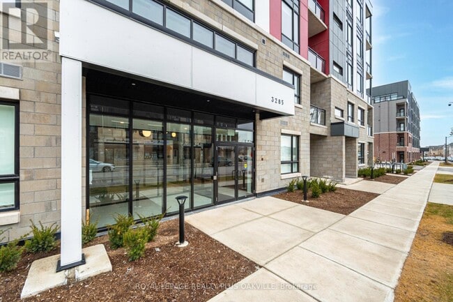 Photo - 3285 Carding Mill Trail Unit 407