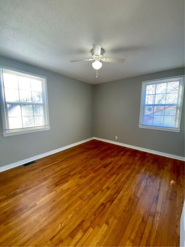 Photo - Charming 2BR Cottage Near Downtown Clarksville