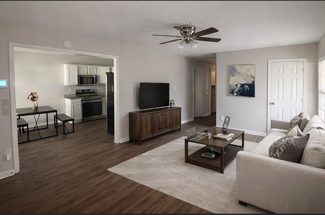 Photo - 750 Alaska St