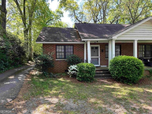 Photo - 253 Springdale St