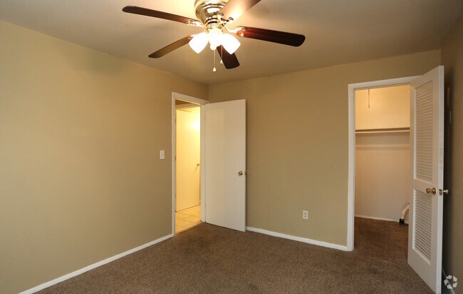 Williamsburg Place Apartments