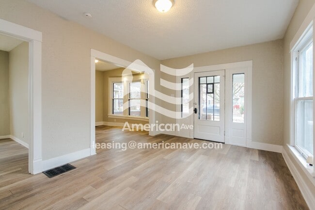 Photo - 5928 E University Ave