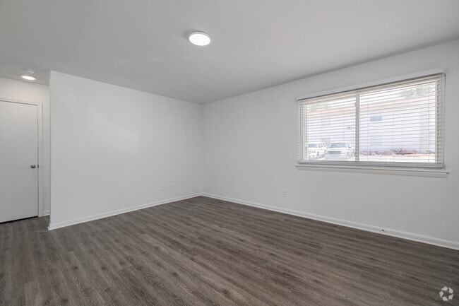 1BR, 1BA - 720SF - Living Room - The Grant