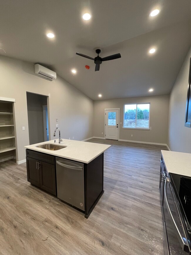 Photo - 5702 79th St W Unit B