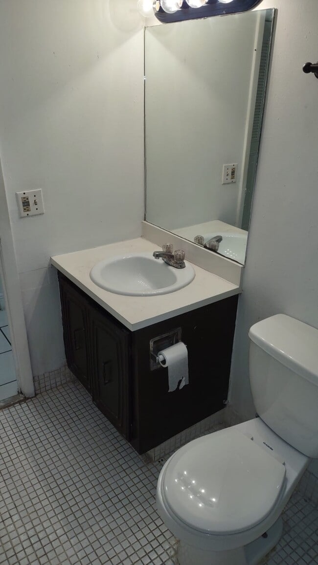 Photo - 496 NW 165th St