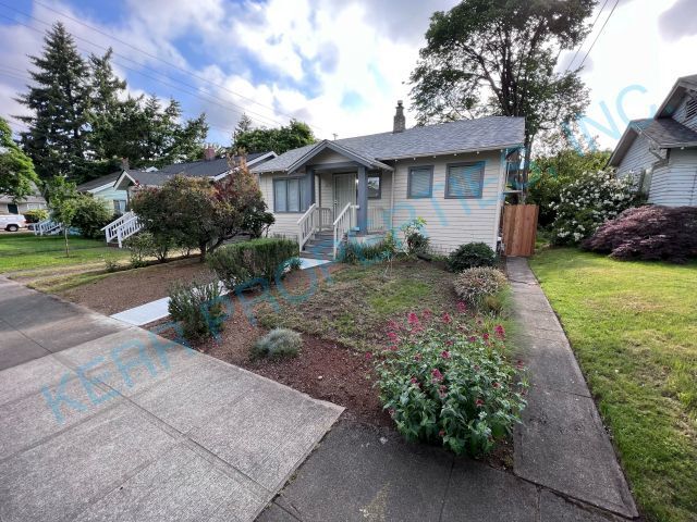 Building Photo - Charming 2-Bed Home in Portland's Heart with Cozy 768 Sq Ft Layout!