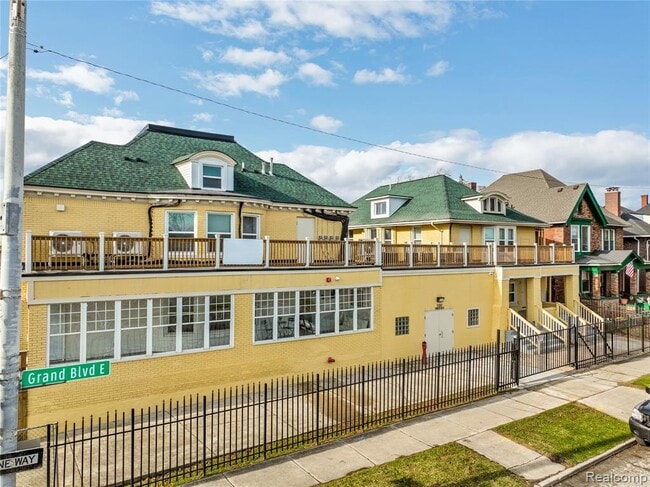 Building Photo - 799 E Grand Blvd Unit 10