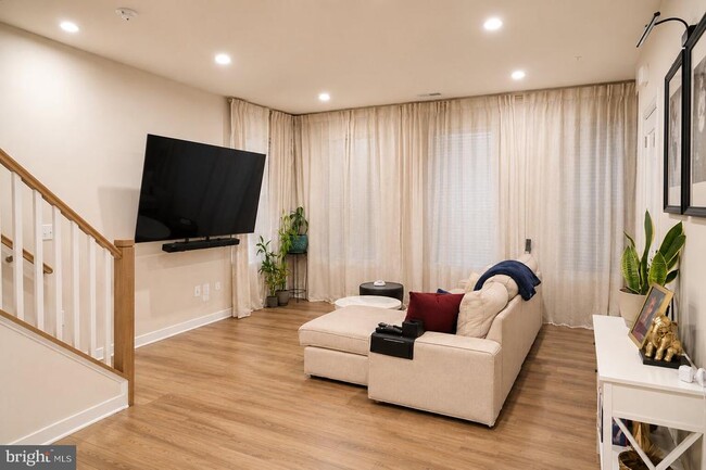 Photo - 601 Percy Pl