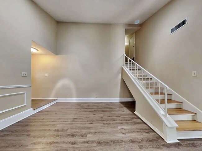 Photo - 1302 Brookmeadow Ct