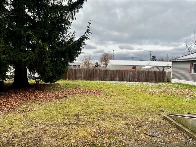 Photo - 97 E Seneca St