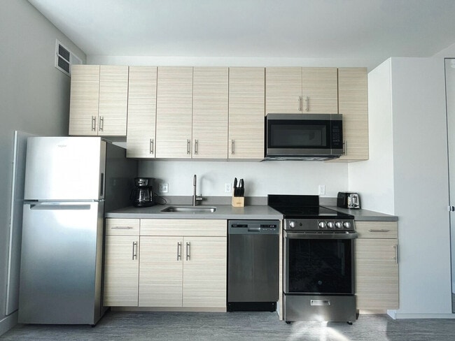 Photo - 2530 University Ave Unit SI ID1036850P