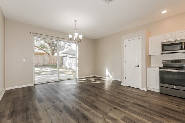 Photo - 11117 Newbridge Dr