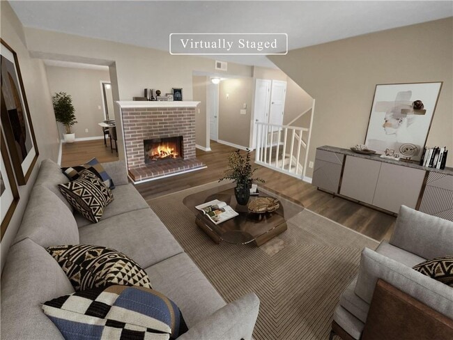 Photo - 688 Stratford Green