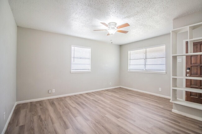 Photo - 3502 25th St