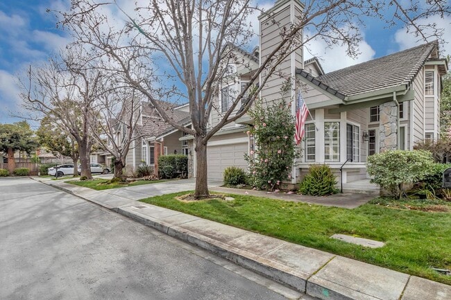 Building Photo - 302 Tadley Ct