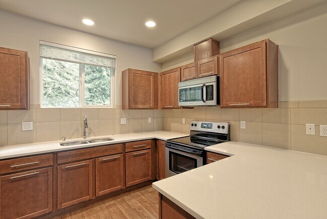 Photo - Spacious Townhome Near Silver Lake!
