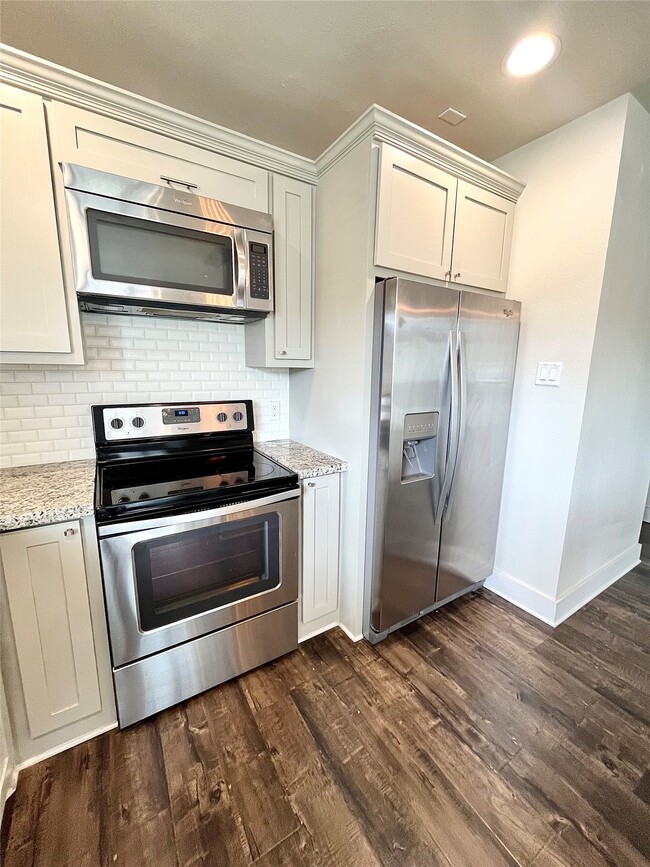 Photo - 1624 Sealy Ave Unit 202