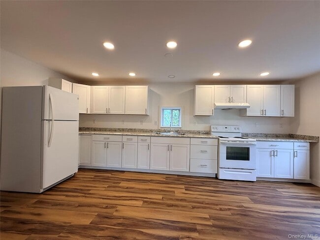 Building Photo - 19 Quartz Ln Unit 1