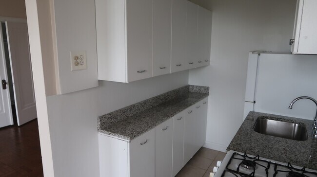 Photo - 1209 W Sherwin Ave Unit 1209-503