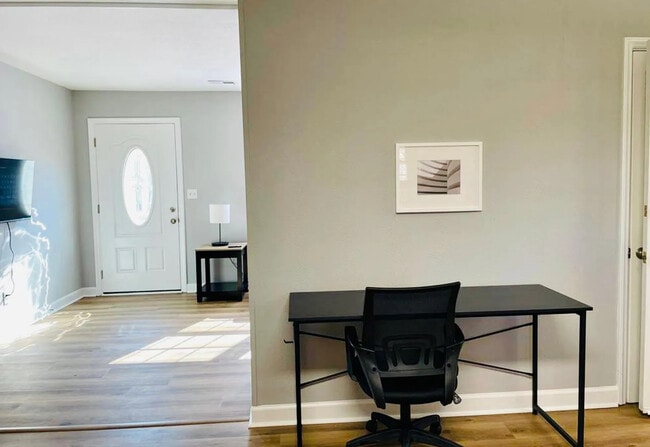 Photo - 630 Logan Ln